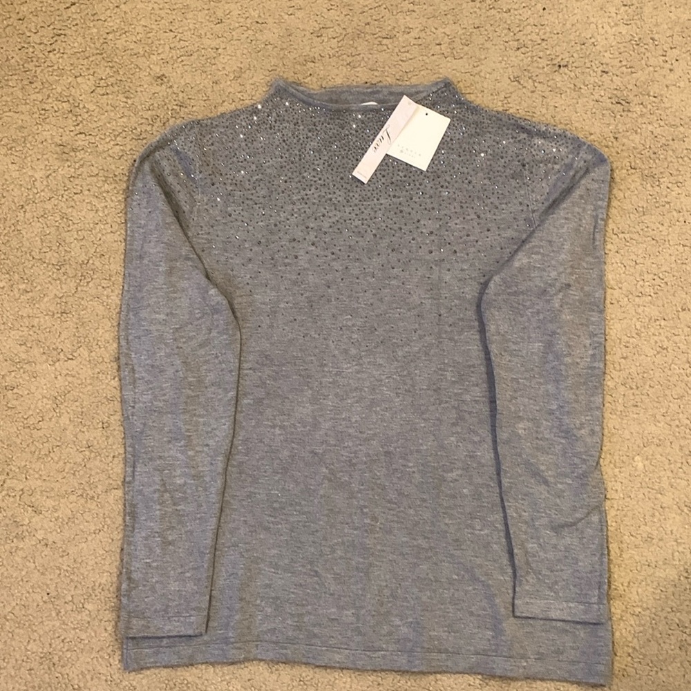 Long sleeve Size XL grey lightweight sweater. New